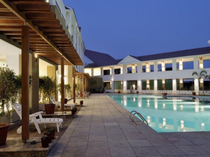 אחמדאבאד Club Mahindra Kensville Golf Resort מראה חיצוני תמונה